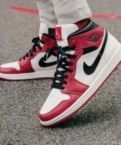 Air Jordan 1 Mid Chicago 2020 WhiteGym Red Black Basketball Shoes 554724 173 AJ1 Unisex Sneakers 4 550x550 1