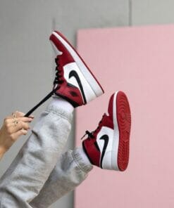 Air Jordan 1 Mid Chicago 2020 WhiteGym Red Black Basketball Shoes 554724 173 AJ1 Unisex Sneakers 5 550x550 1