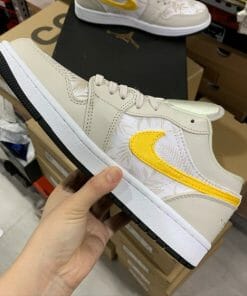 Air Jordan 1 Low Light Orewood Brown