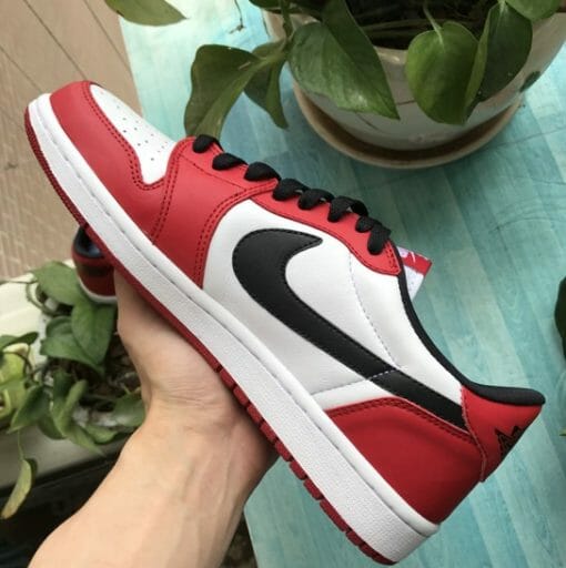 Air Jordan 1 Low OG Chicago
