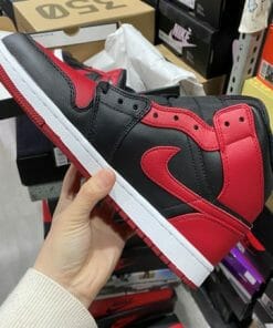 Alternative view of Air Jordan 1 Mid Banned