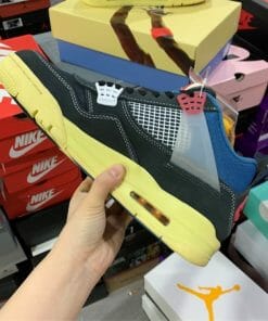 Air Jordan 4 Cavaliers