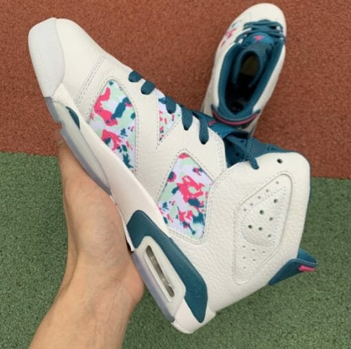 Air Jordan 6 GS Green Abyss - Image 2