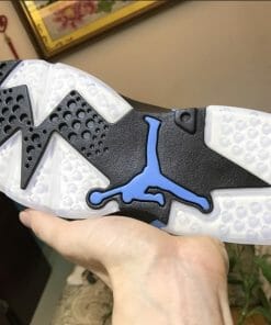 Air Jordan 6 ‘University Blue 3