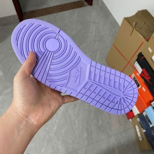 Air Jordan 1 Low SE Arctic Punch - Image 3