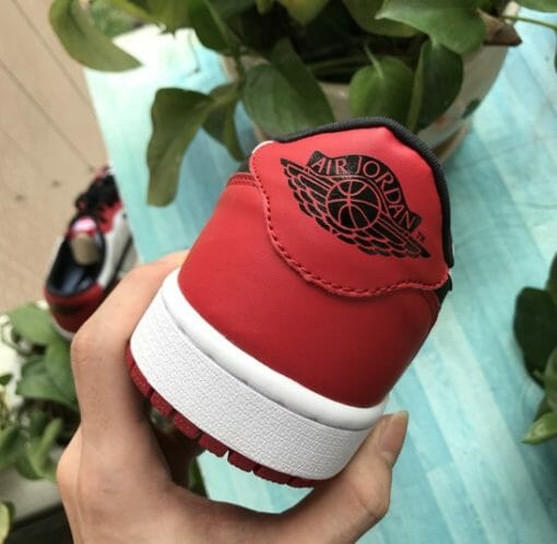Air Jordan 1 Low OG Chicago - Image 3