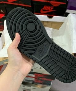 Air Jordan 1 Mid Army Green Style