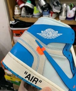 Air Jordan 1 UNC