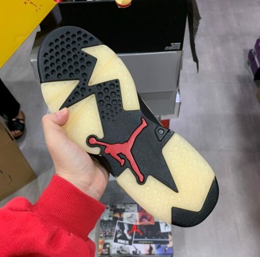 Air Jordan 6 x Travis Scott Light Yellow - Image 4