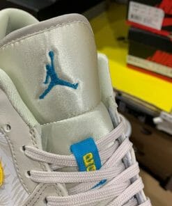 Air Jordan 1 Low Light Orewood Brown