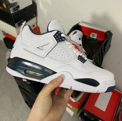 Air Jordan 4 Columbia