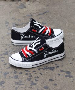 New York Mets Limited Print Low Top Canvas Shoes Sport Sneakers For Men Women Fans 13 New York Yankees Limited Print MLB Students Low Top Canvas Shoes Sport Sneakers 3 47ad189a bbf0 4bbc a34d a14bdf2b0bda